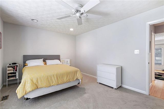 17 Fields DR, Hampton, VA 23664