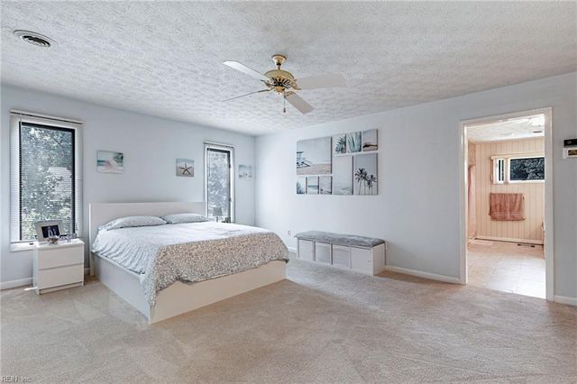 17 Fields DR, Hampton, VA 23664
