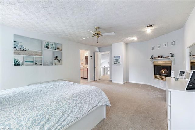 17 Fields DR, Hampton, VA 23664