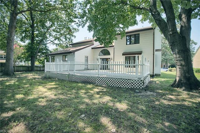 17 Fields DR, Hampton, VA 23664