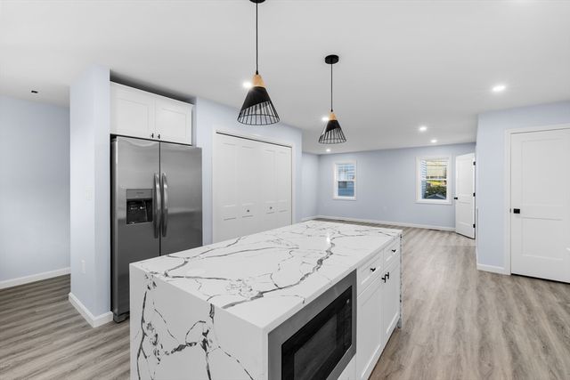 75 Hunter NA, Fall River, MA 02721