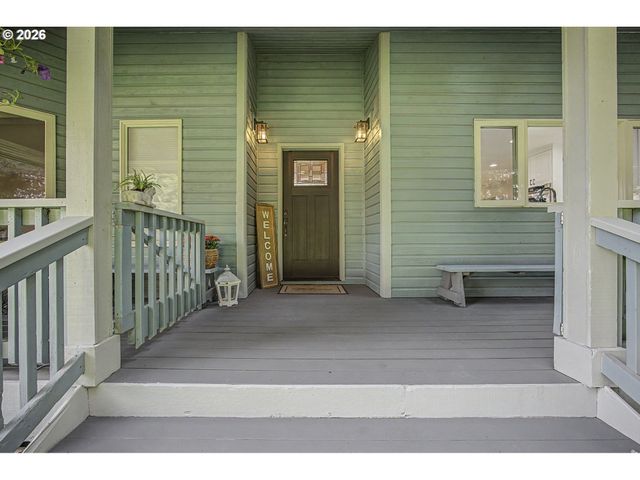 23303 Se HOWLETT Rd, Eagle Creek, OR 97022