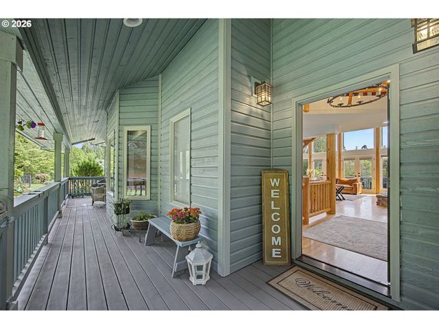 23303 Se HOWLETT Rd, Eagle Creek, OR 97022
