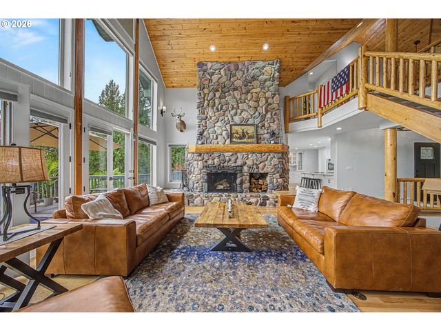 23303 Se HOWLETT Rd, Eagle Creek, OR 97022