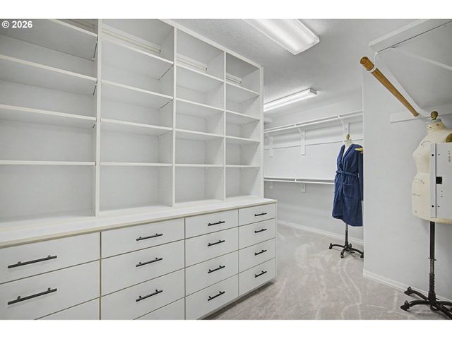 23303 Se HOWLETT Rd, Eagle Creek, OR 97022