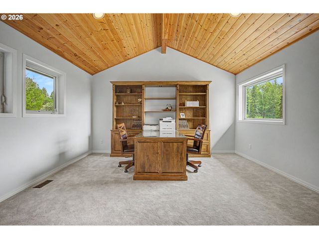 23303 Se HOWLETT Rd, Eagle Creek, OR 97022