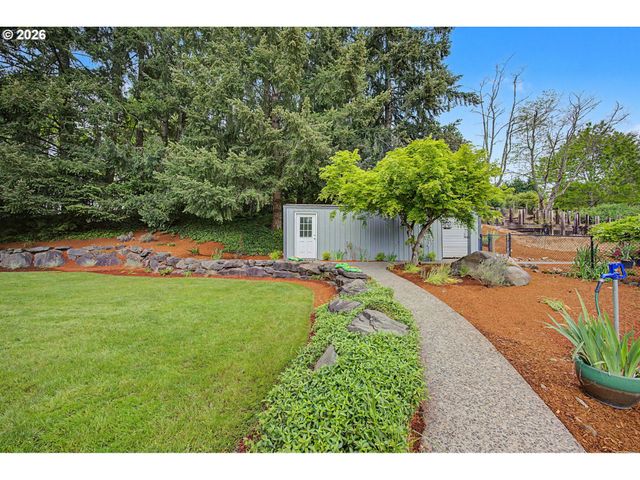 23303 Se HOWLETT Rd, Eagle Creek, OR 97022