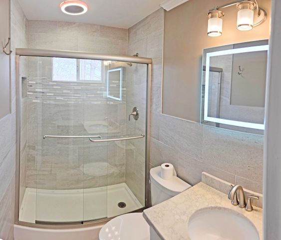 909 Cliff Drive, Branson, MO 65616