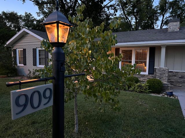 909 Cliff Drive, Branson, MO 65616