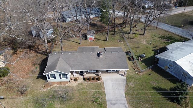 909 Cliff Drive, Branson, MO 65616