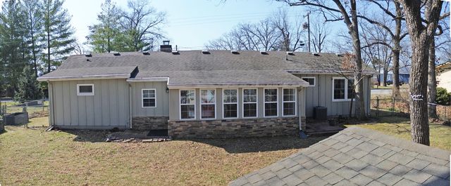 909 Cliff Drive, Branson, MO 65616