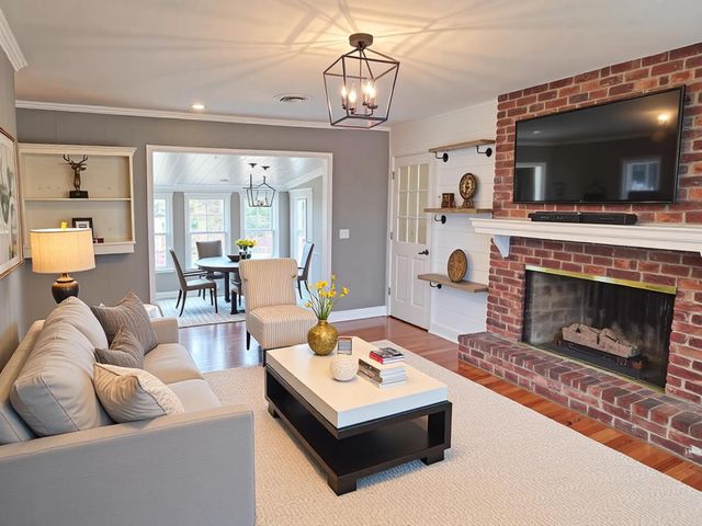 909 Cliff Drive, Branson, MO 65616