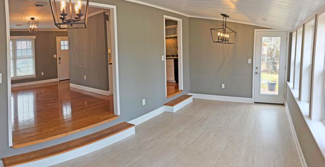 909 Cliff Drive, Branson, MO 65616