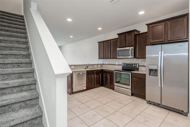 4714 WHITE SANDERLING COURT, Tampa, FL 33619