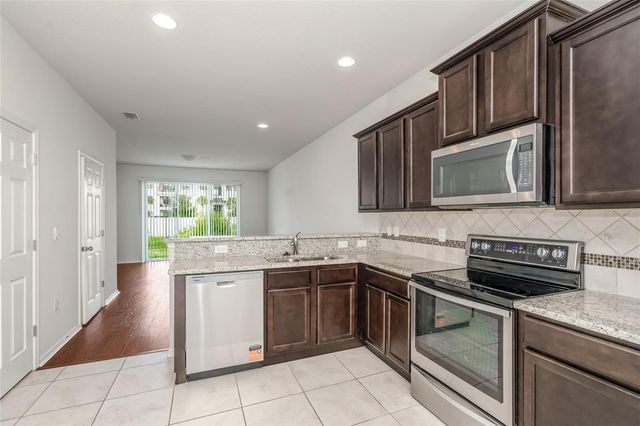 4714 WHITE SANDERLING COURT, Tampa, FL 33619