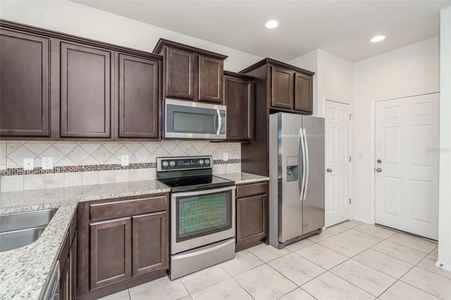 4714 WHITE SANDERLING COURT, Tampa, FL 33619