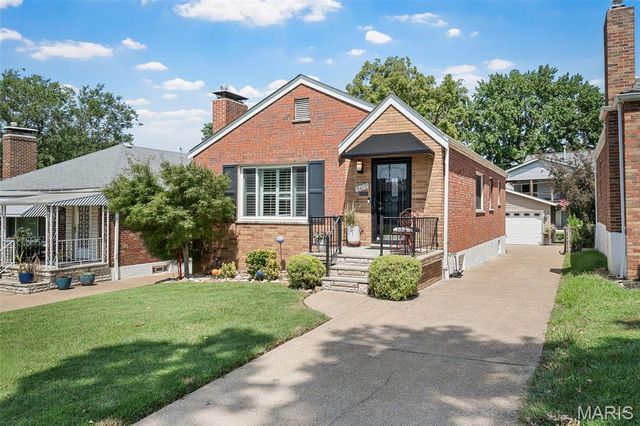 5477 Marquette Avenue, St Louis, MO 63139