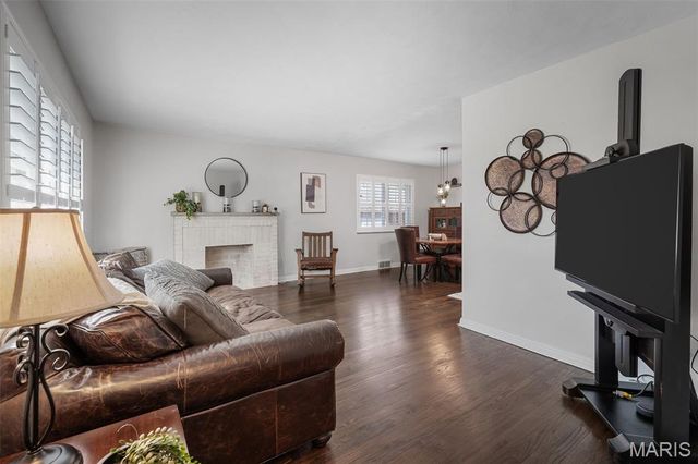 5477 Marquette Avenue, St Louis, MO 63139