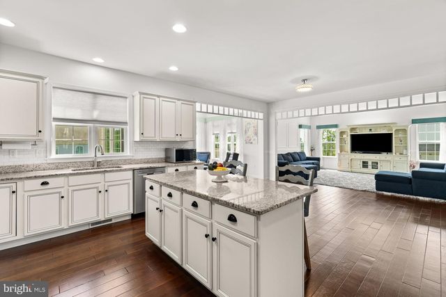 3 RYCROFT RD, Mechanicsburg, PA 17050