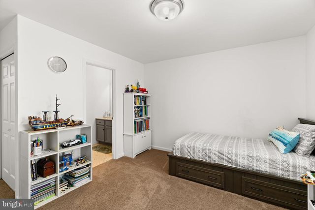 3 RYCROFT RD, Mechanicsburg, PA 17050