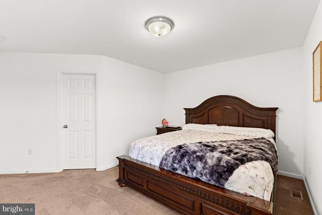3 RYCROFT RD, Mechanicsburg, PA 17050