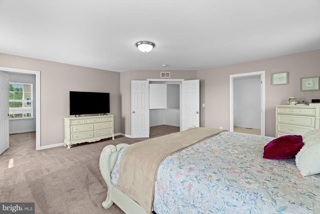 3 RYCROFT RD, Mechanicsburg, PA 17050