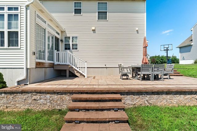 3 RYCROFT RD, Mechanicsburg, PA 17050
