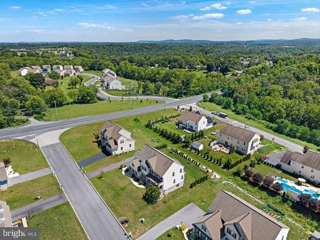 3 RYCROFT RD, Mechanicsburg, PA 17050