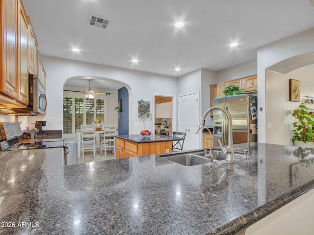 12562 W MINER Trail, Peoria, AZ 85383