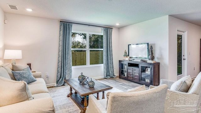 9735 Dutton Ln, Milton, FL 32583