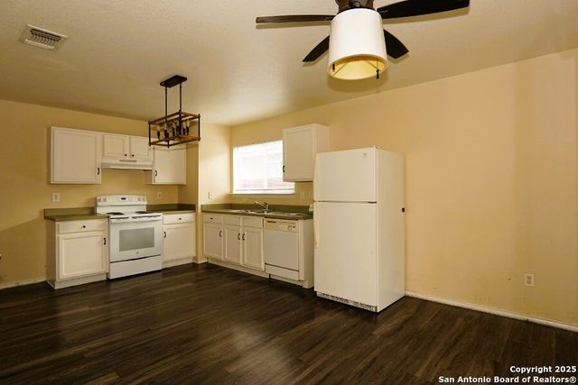 9739 Crescent Moon, San Antonio, TX 78245