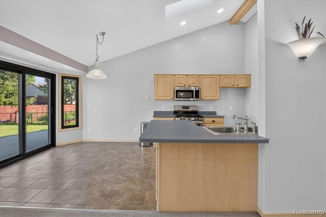 53293 Spurry Lane, New Baltimore, MI 48051