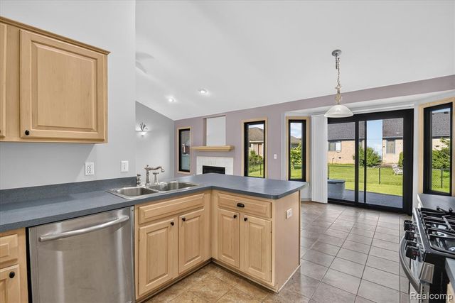 53293 Spurry Lane, New Baltimore, MI 48051