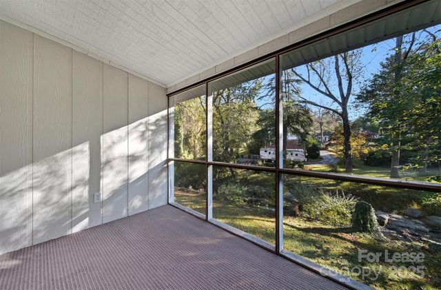 824 6th Street NW, Hickory, NC 28601