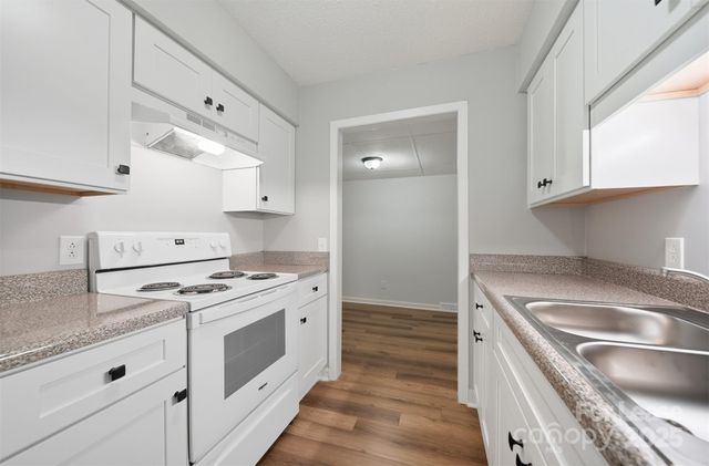 824 6th Street NW, Hickory, NC 28601