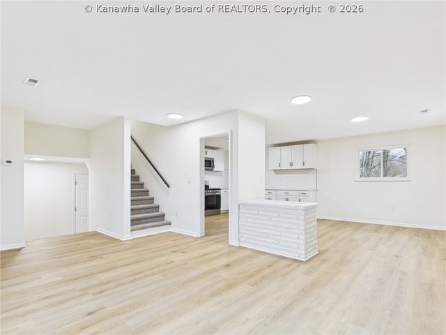 5206 Hammons Drive, Charleston, WV 25313