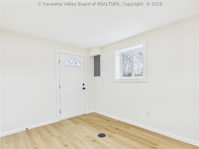 5206 Hammons Drive, Charleston, WV 25313