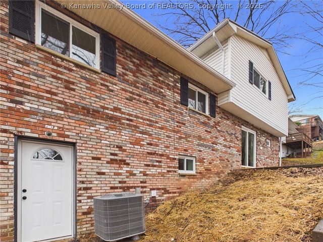 5206 Hammons Drive, Charleston, WV 25313