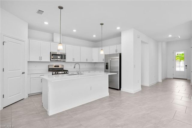 18311 Ridgeline DR, Estero, FL 33928