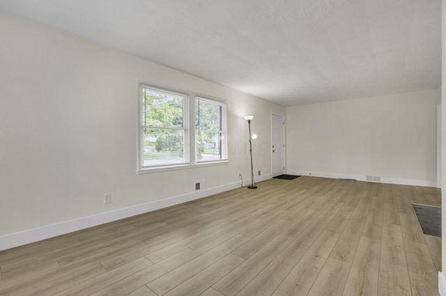 64 Lowell Road, Columbus, OH 43209