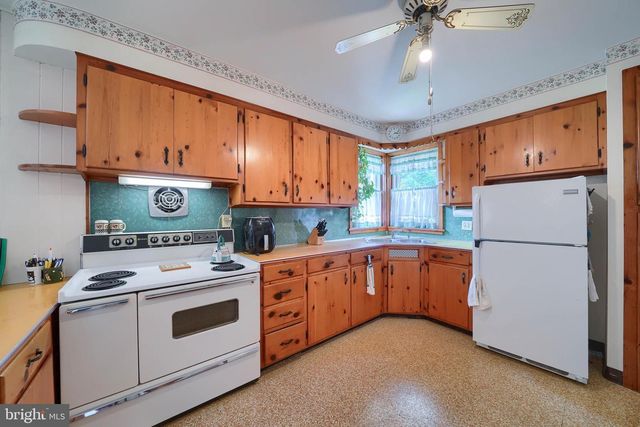 105 CAMPBELLTOWN RD, Palmyra, PA 17078