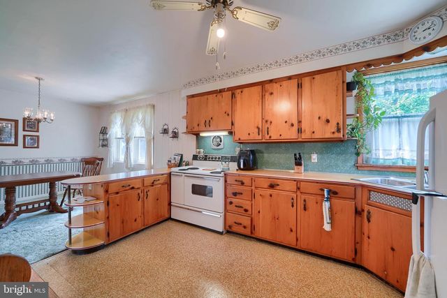 105 CAMPBELLTOWN RD, Palmyra, PA 17078