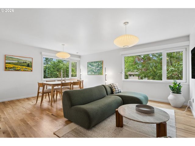3745 Ne MALLORY Ave, Portland, OR 97212