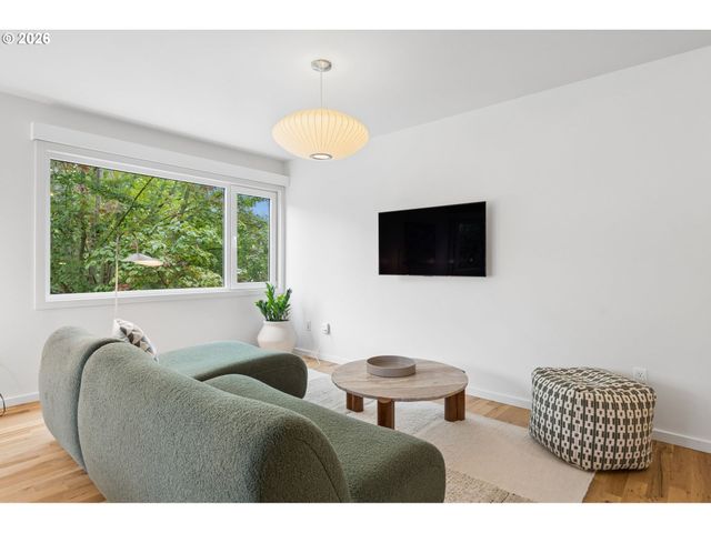 3745 Ne MALLORY Ave, Portland, OR 97212