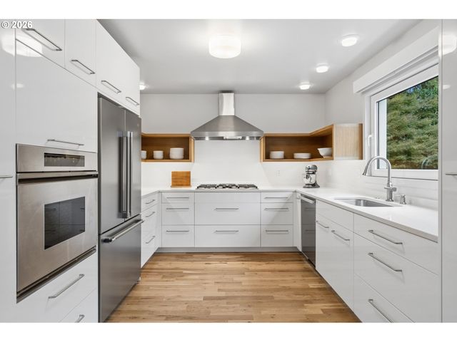 3745 Ne MALLORY Ave, Portland, OR 97212