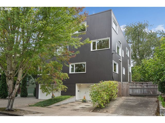 3745 Ne MALLORY Ave, Portland, OR 97212