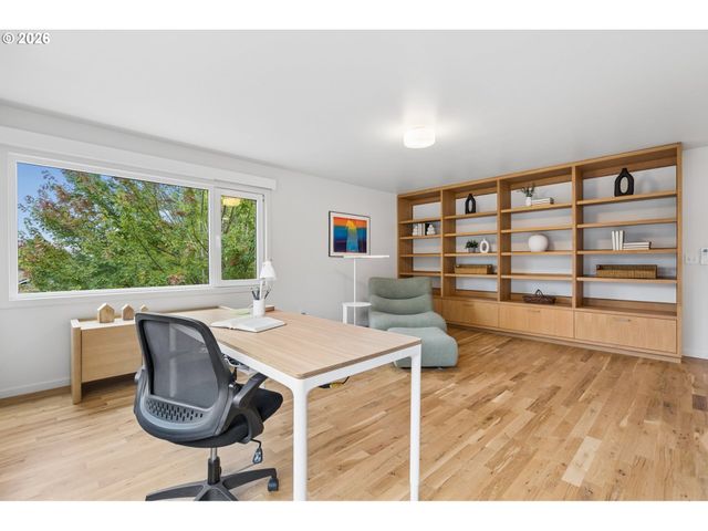3745 Ne MALLORY Ave, Portland, OR 97212