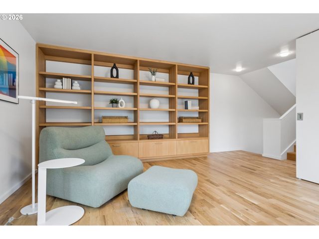 3745 Ne MALLORY Ave, Portland, OR 97212
