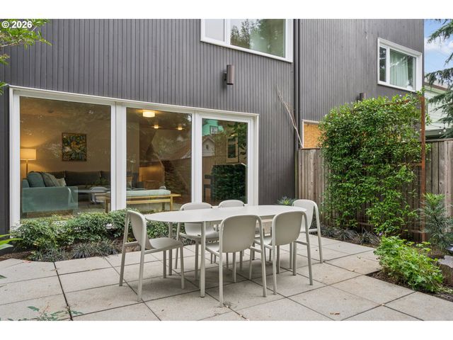3745 Ne MALLORY Ave, Portland, OR 97212