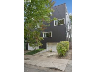 3745 Ne MALLORY Ave, Portland, OR 97212